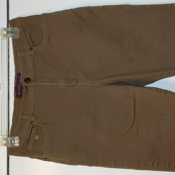 Gloria Vanderbilt Light Brown Amanda Jeans - Picture 3 of 8